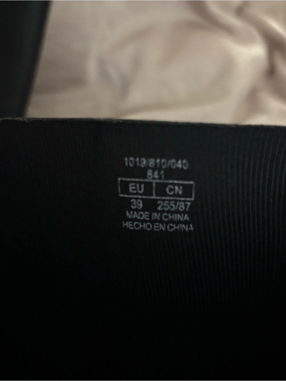 Zara minimalist knee